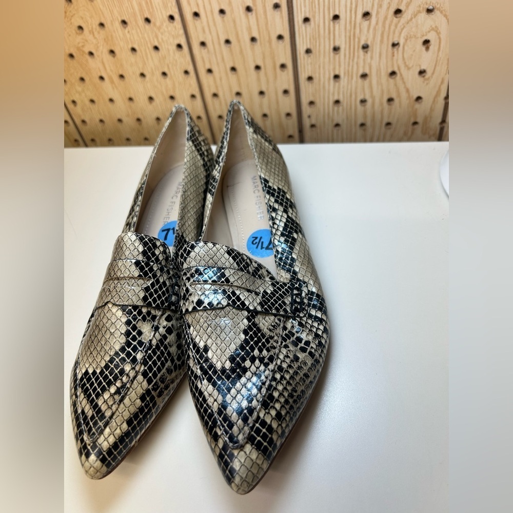 Marc Fisher Black and Cream Snakeskin Loafers Size 7.5